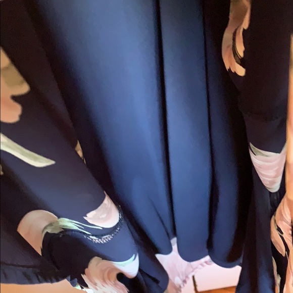 Lulu’s Gorgeous dress - So Pretty! Long dress, excellent condition! - Picture 9 of 16